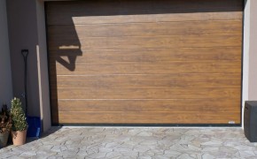 Automatická garážová vrata v rodinném domě Dobříčkov II