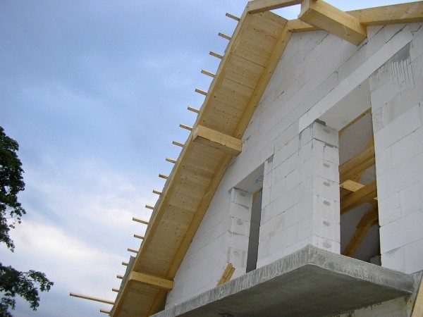 Stavba střechy rodinného domu v Městečku – rok 2015