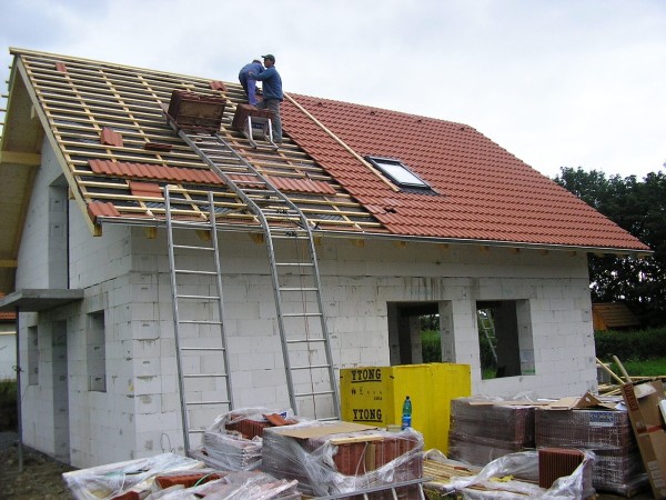 Pokrývání střechy rodinného domu v Městečku – rok 2015