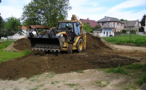 Výkopové práce na stavbě rodinného domu v Městečku – rok 2006