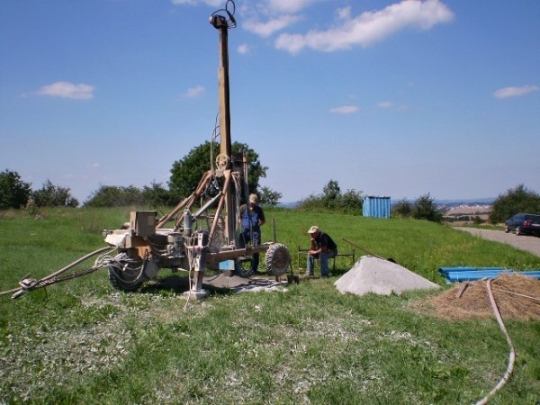 Vrtání studny u rodinné domu v Dobříčkově