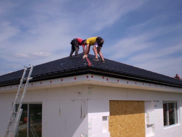 Stavba střechy rodinného domu v Dobříčkově